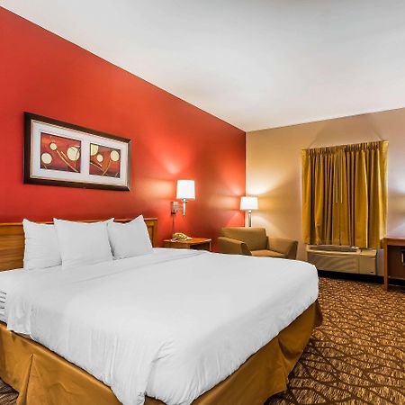 Quality Inn & Suites Chesterfield Village Springfield Zewnętrze zdjęcie