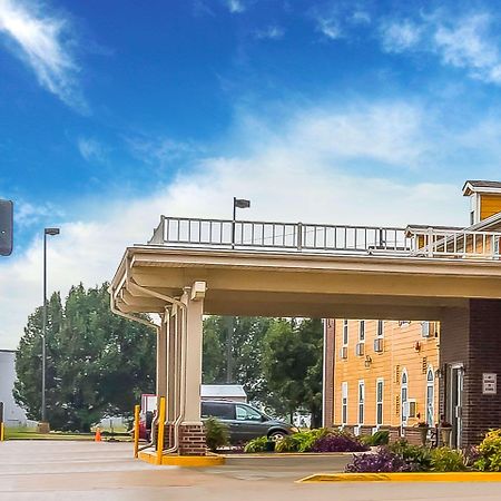 Quality Inn & Suites Chesterfield Village Springfield Zewnętrze zdjęcie