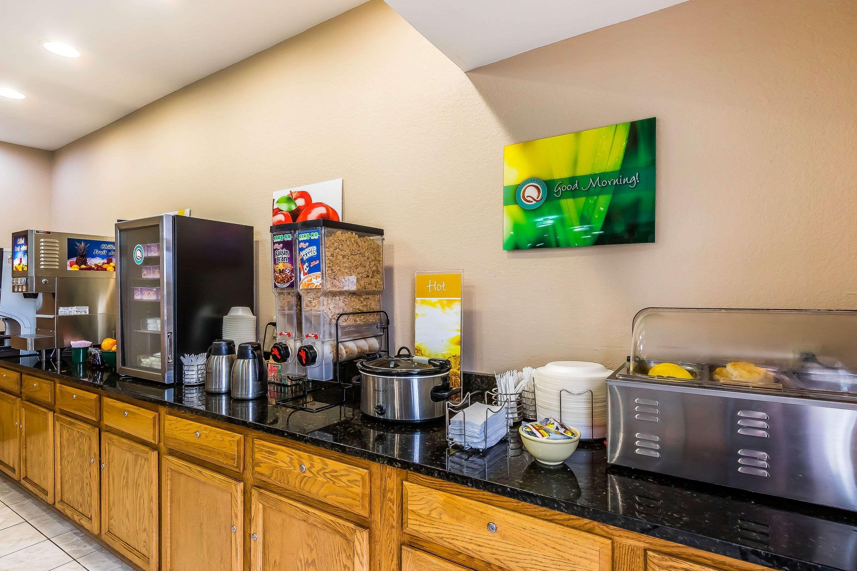 Quality Inn & Suites Chesterfield Village Springfield Zewnętrze zdjęcie