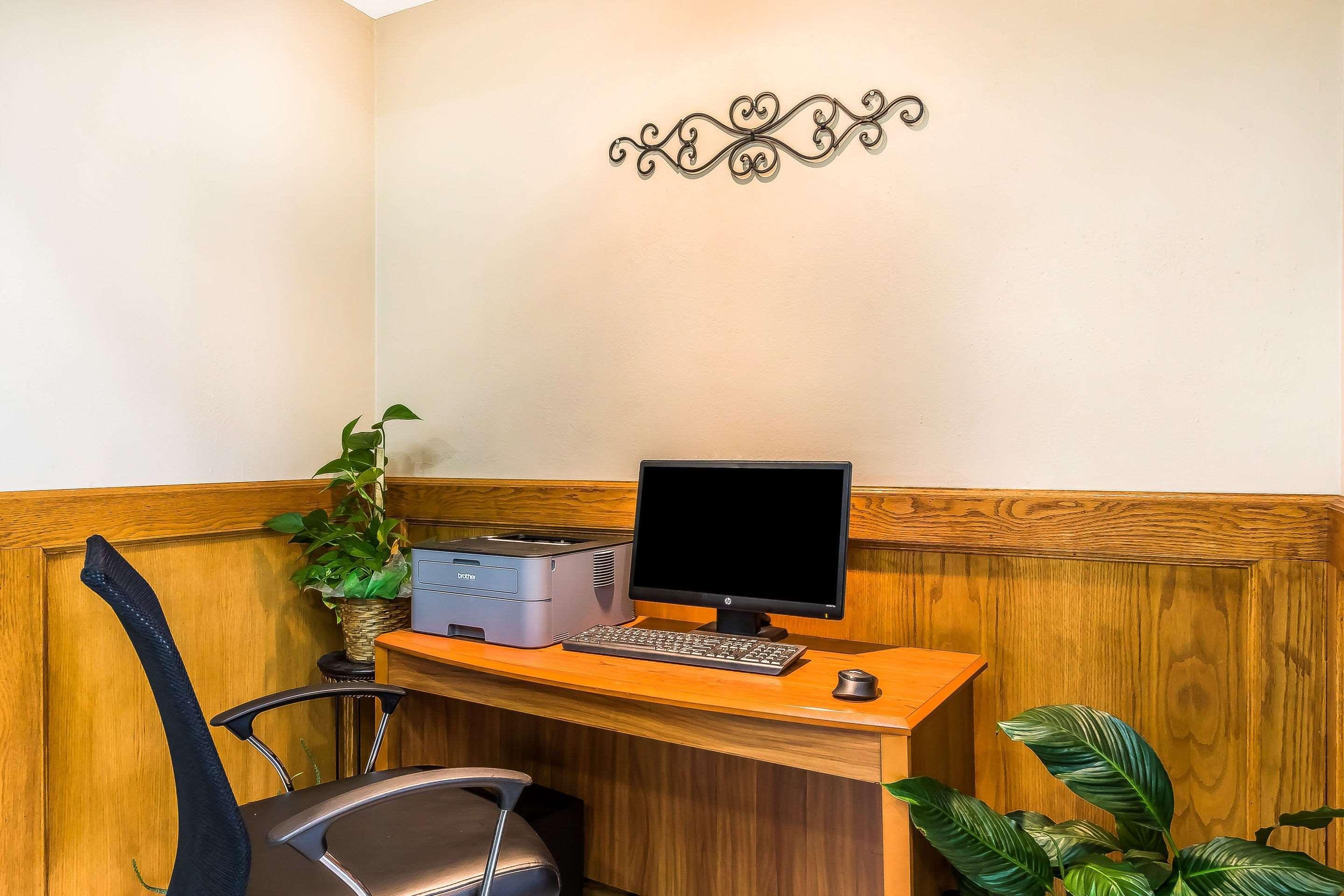 Quality Inn & Suites Chesterfield Village Springfield Zewnętrze zdjęcie