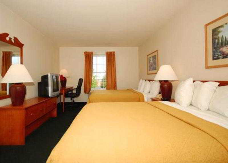 Quality Inn & Suites Chesterfield Village Springfield Zewnętrze zdjęcie