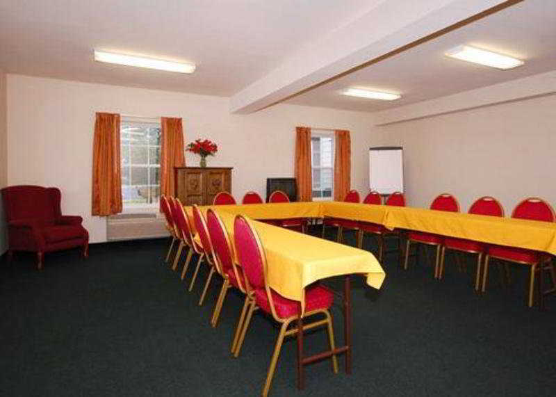 Quality Inn & Suites Chesterfield Village Springfield Zewnętrze zdjęcie
